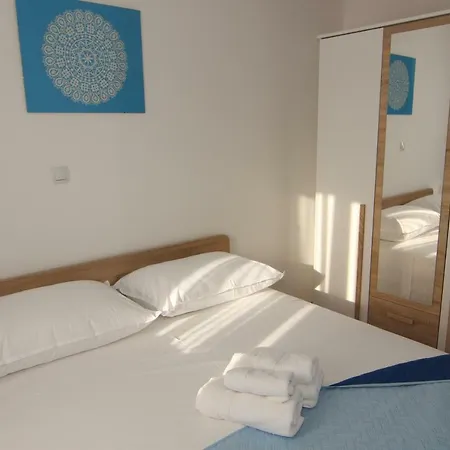 Family House Damir Appartement Pag Town