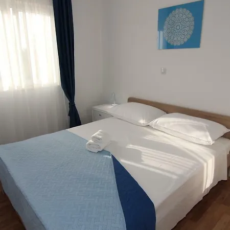 Family House Damir 아파트 *
