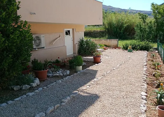 Family House Damir * Pag Town
