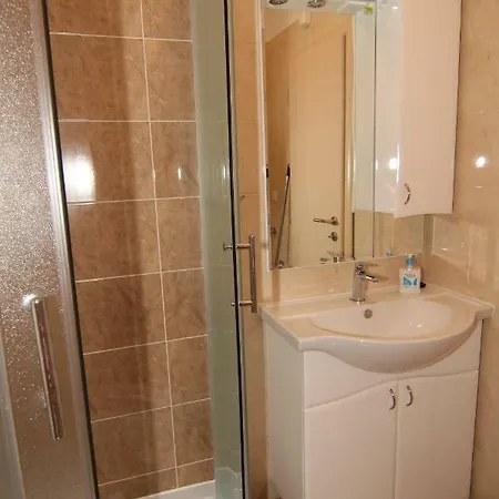 Διαμέρισμα Family House Damir