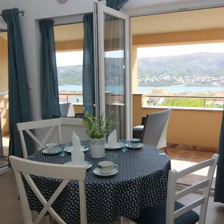 Διαμέρισμα Family House Damir *