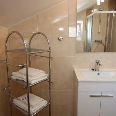 Διαμέρισμα Family House Damir *