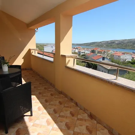 Family House Damir Pag Town