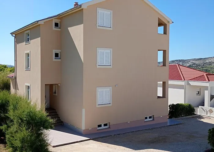 Διαμέρισμα Family House Damir