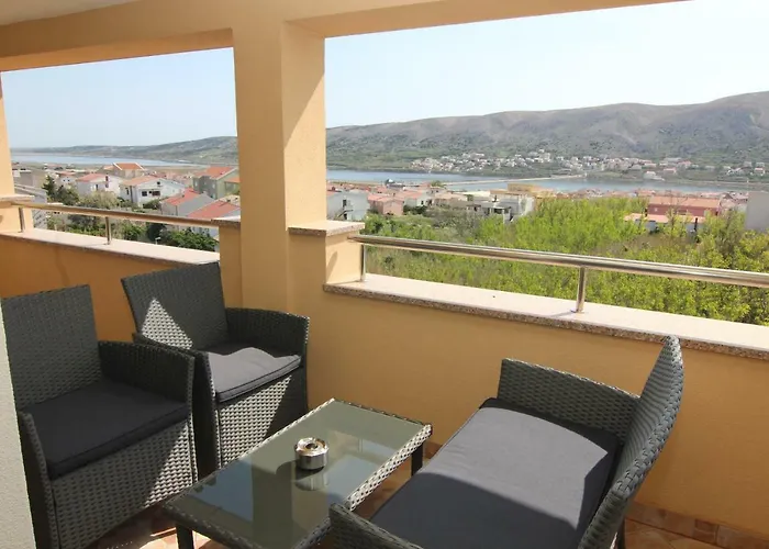 Family House Damir Pag Town