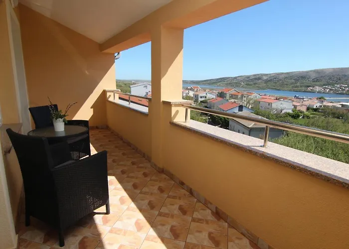 Family House Damir Pag Town